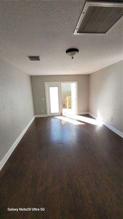 Active With Contract: $2,500 (3 beds, 2 baths, 1708 Square Feet)