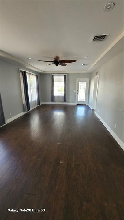 Active With Contract: $2,500 (3 beds, 2 baths, 1708 Square Feet)
