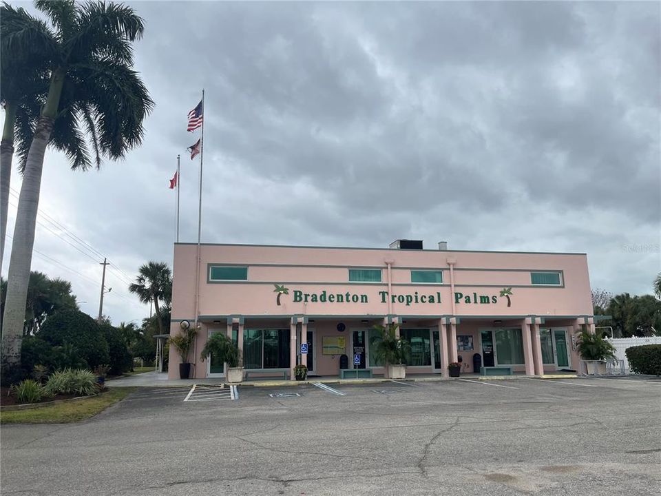 For Sale: $85,000 (1 beds, 1 baths, 480 Square Feet)