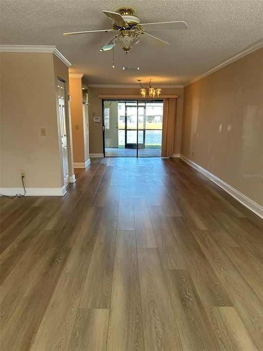 Active With Contract: $220,000 (2 beds, 1 baths, 1376 Square Feet)