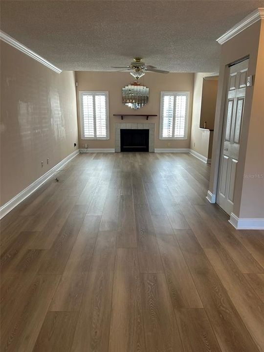 Active With Contract: $220,000 (2 beds, 1 baths, 1376 Square Feet)