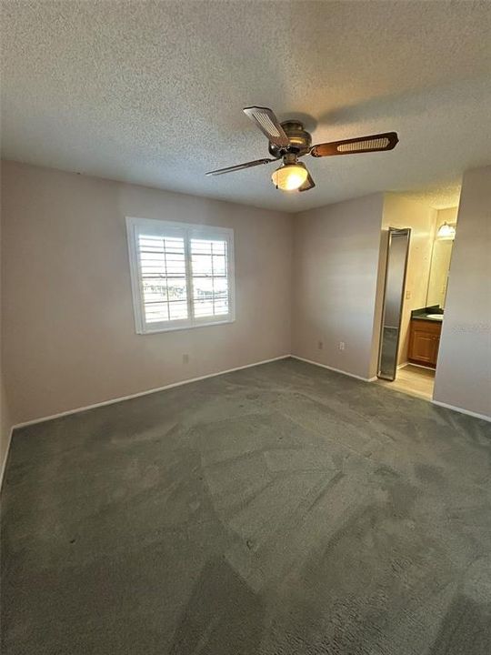 Active With Contract: $220,000 (2 beds, 1 baths, 1376 Square Feet)