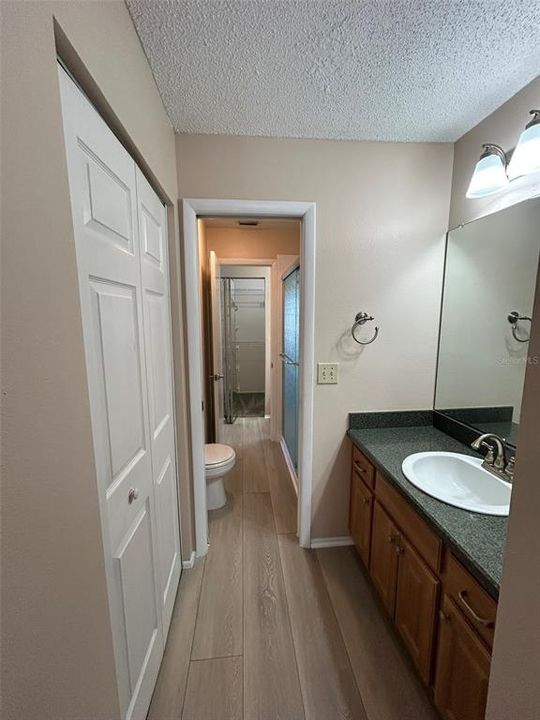 Active With Contract: $220,000 (2 beds, 1 baths, 1376 Square Feet)