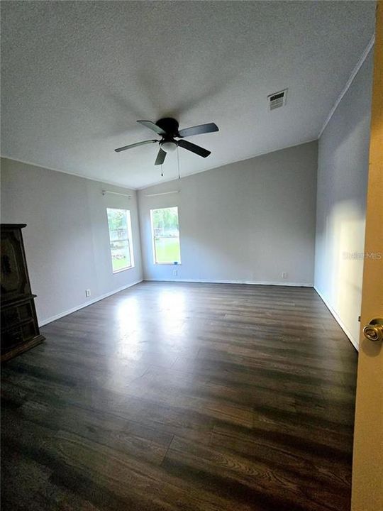 For Sale: $130,000 (2 beds, 2 baths, 1080 Square Feet)