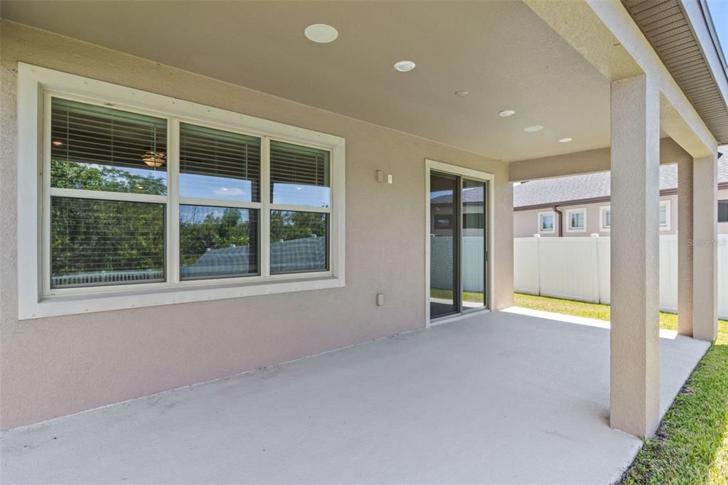 Active With Contract: $415,000 (4 beds, 2 baths, 2847 Square Feet)