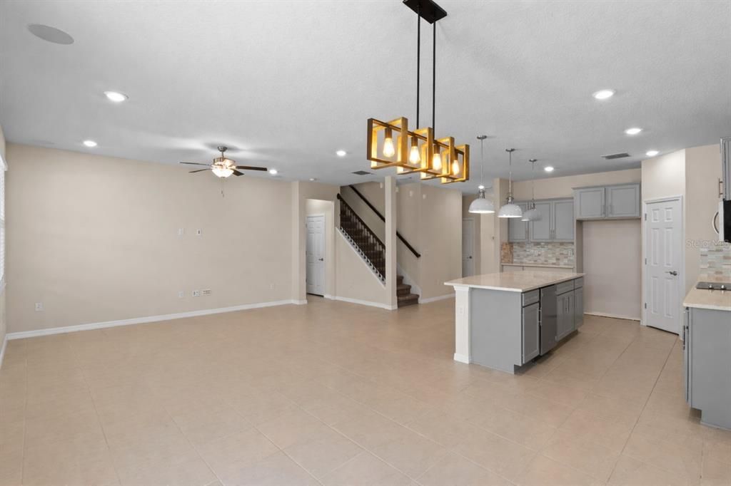 Active With Contract: $415,000 (4 beds, 2 baths, 2847 Square Feet)
