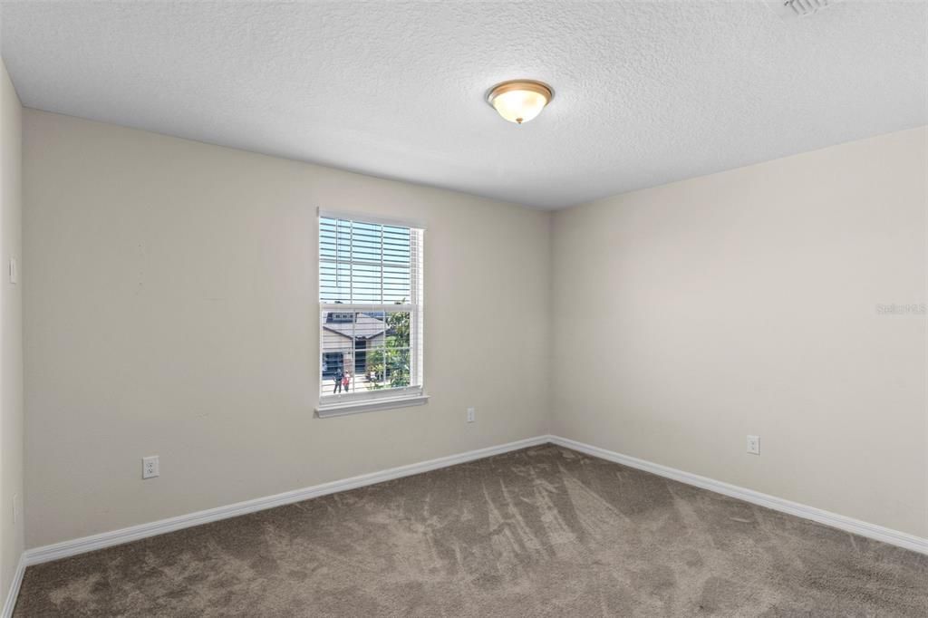 Active With Contract: $415,000 (4 beds, 2 baths, 2847 Square Feet)