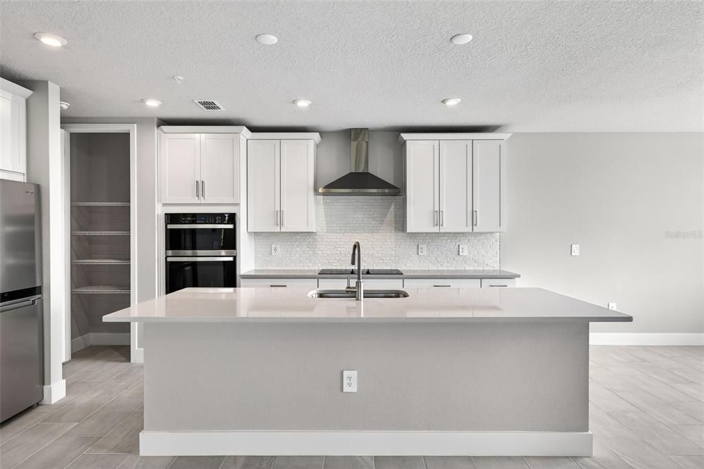 Active With Contract: $339,990 (2 beds, 2 baths, 1406 Square Feet)