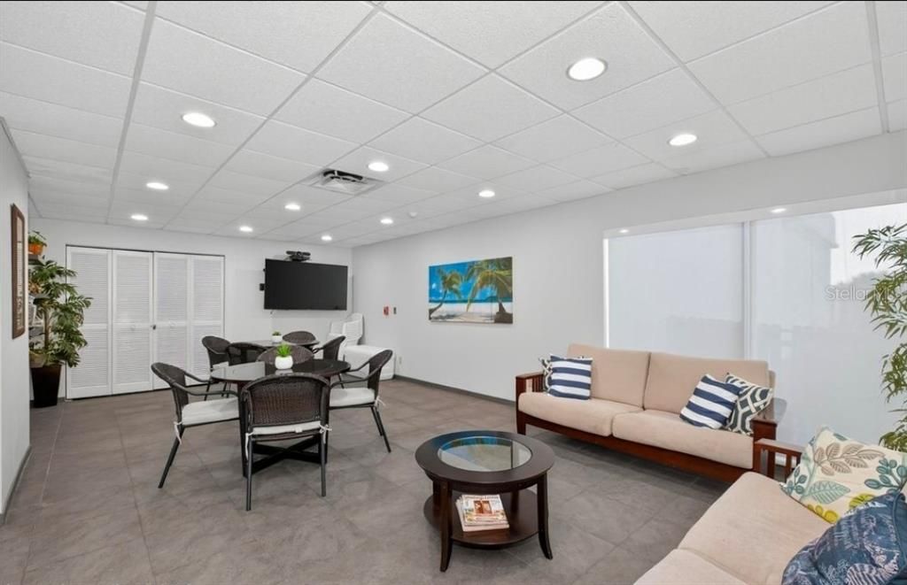 На продажу: $560,000 (2 спален, 2 ванн, 1464 Квадратных фут)