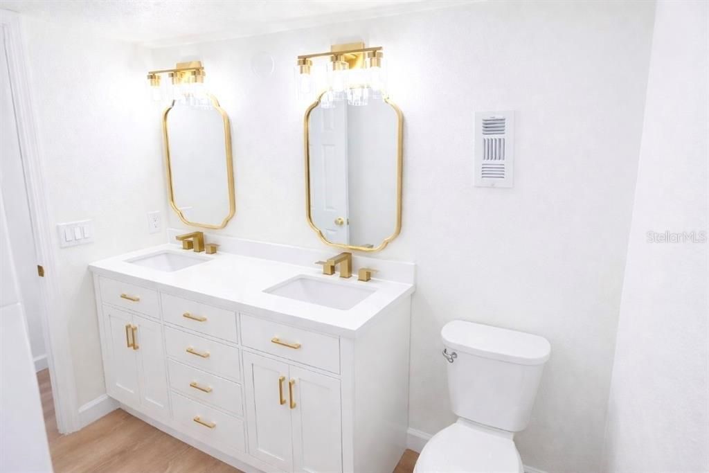 На продажу: $560,000 (2 спален, 2 ванн, 1464 Квадратных фут)