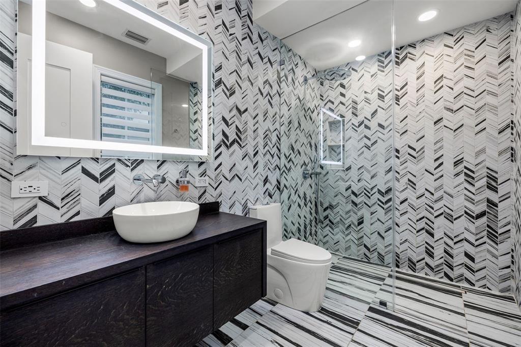 For Sale: $6,600,000 (5 beds, 5 baths, 7029 Square Feet)