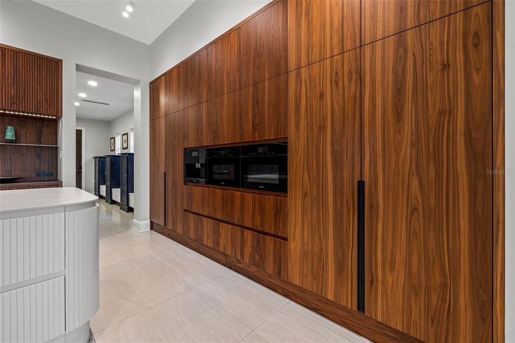 For Sale: $6,600,000 (5 beds, 5 baths, 7029 Square Feet)