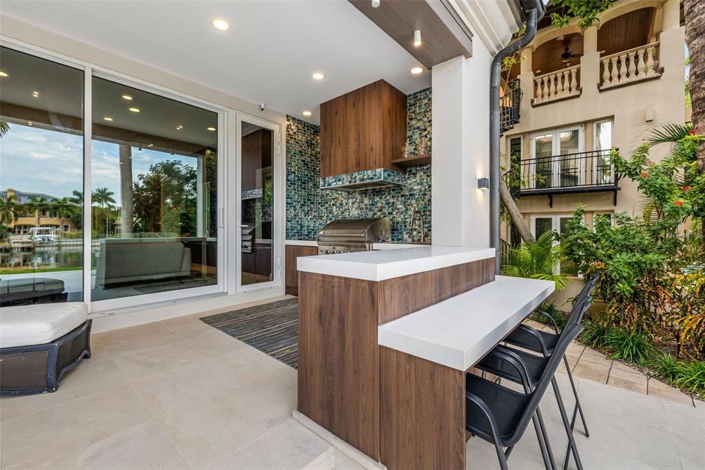 For Sale: $6,600,000 (5 beds, 5 baths, 7029 Square Feet)