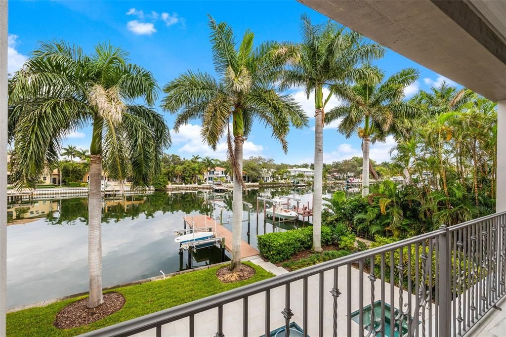 For Sale: $6,600,000 (5 beds, 5 baths, 7029 Square Feet)