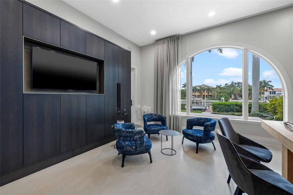 For Sale: $6,600,000 (5 beds, 5 baths, 7029 Square Feet)
