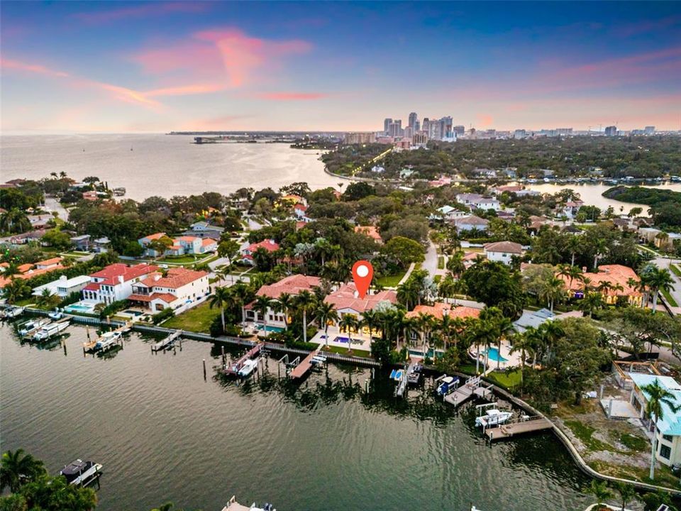 For Sale: $6,600,000 (5 beds, 5 baths, 7029 Square Feet)