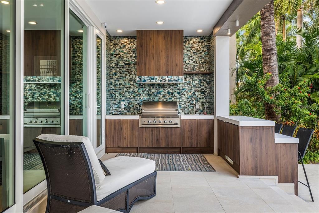 For Sale: $6,600,000 (5 beds, 5 baths, 7029 Square Feet)