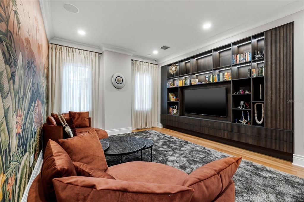 For Sale: $6,600,000 (5 beds, 5 baths, 7029 Square Feet)