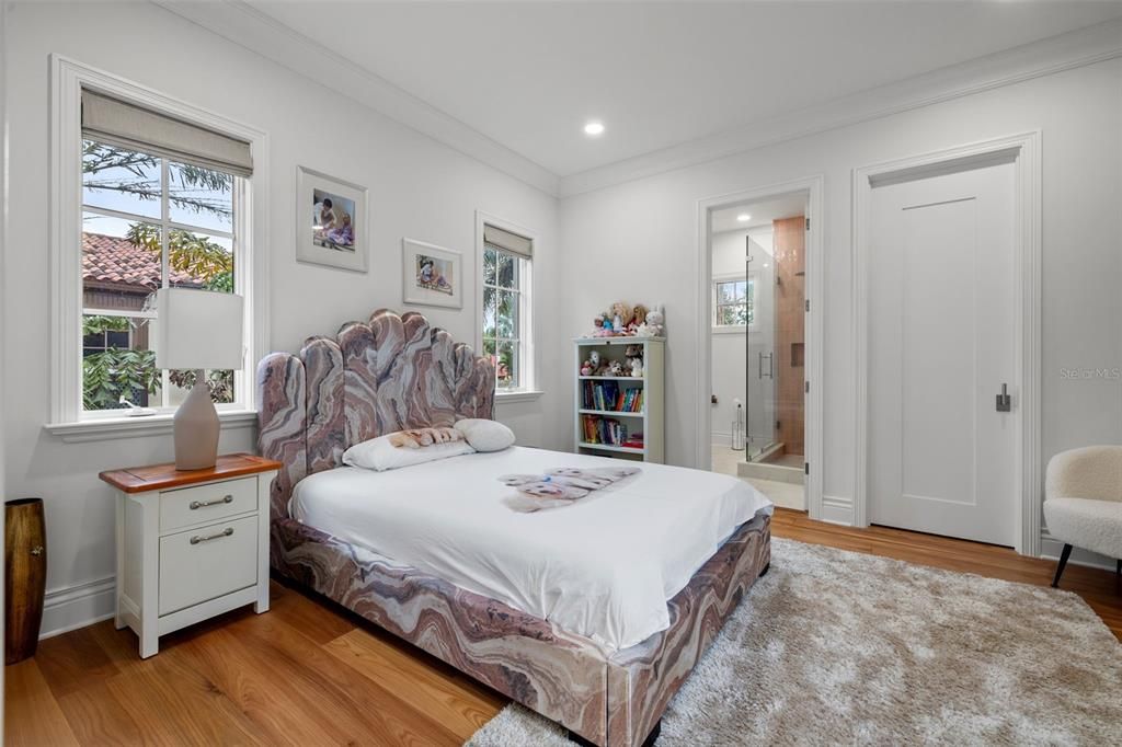 For Sale: $6,600,000 (5 beds, 5 baths, 7029 Square Feet)