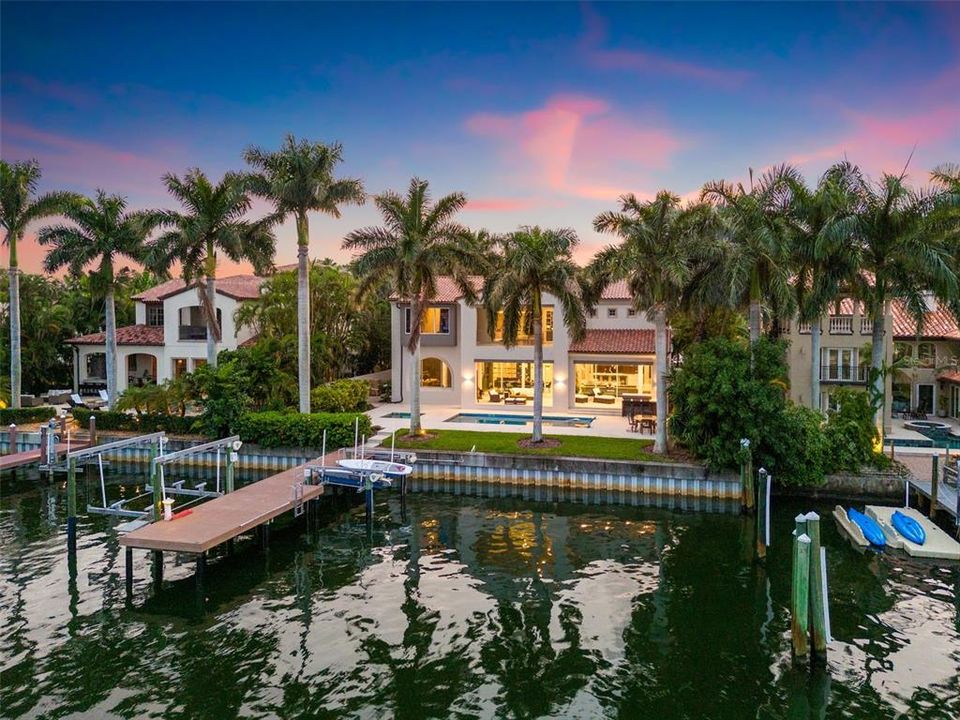 For Sale: $6,600,000 (5 beds, 5 baths, 7029 Square Feet)