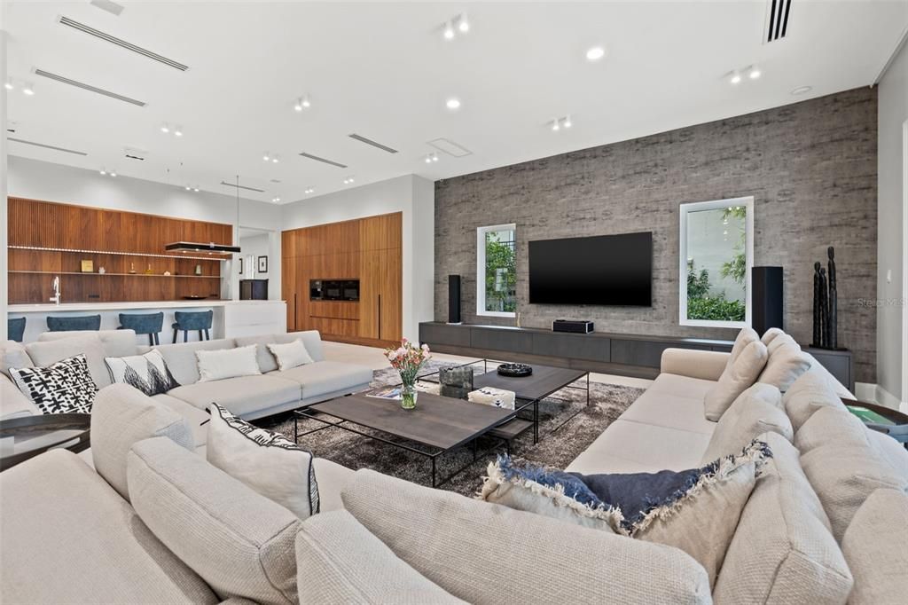 For Sale: $6,600,000 (5 beds, 5 baths, 7029 Square Feet)
