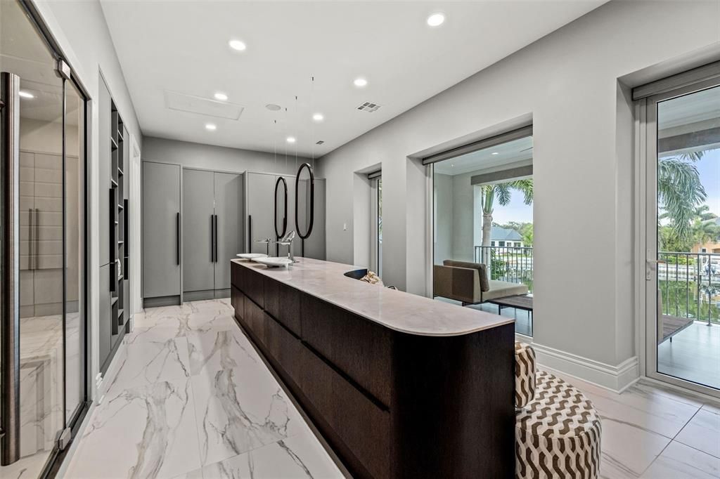 For Sale: $6,600,000 (5 beds, 5 baths, 7029 Square Feet)