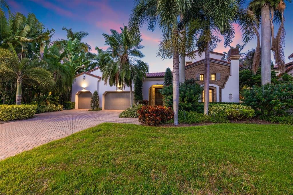 For Sale: $6,600,000 (5 beds, 5 baths, 7029 Square Feet)