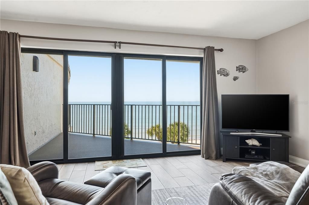 For Sale: $795,000 (2 beds, 2 baths, 1310 Square Feet)