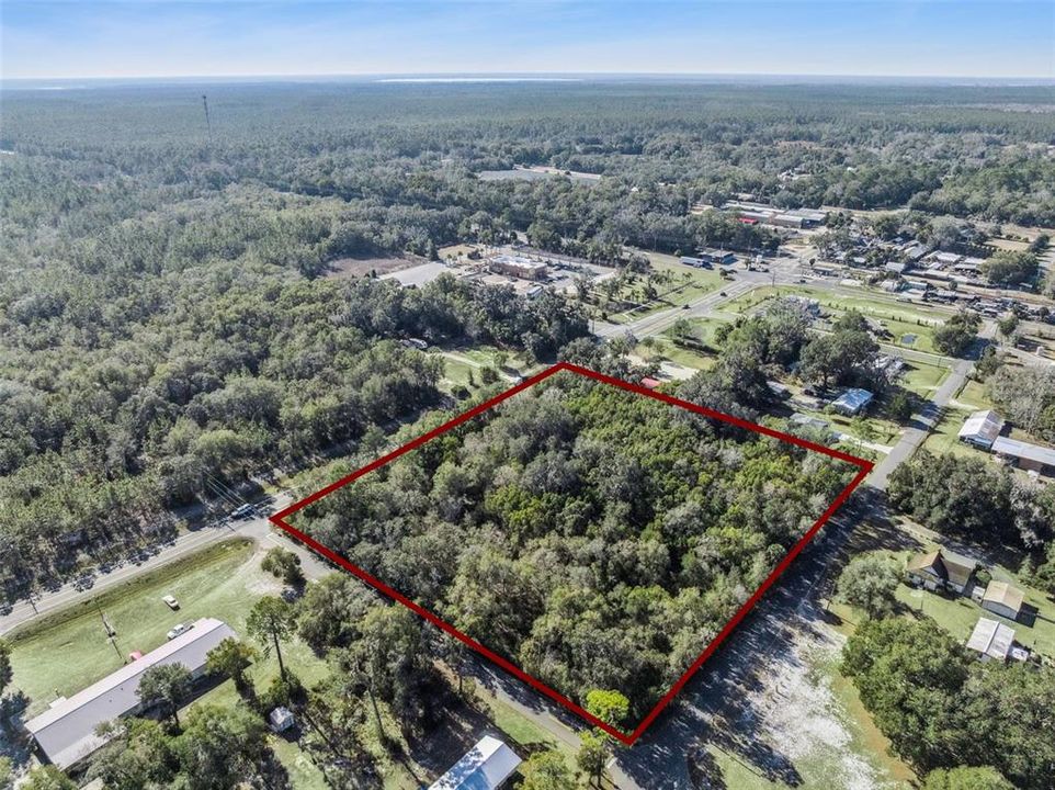 En Venta: $1,400,000 (3.04 acres)