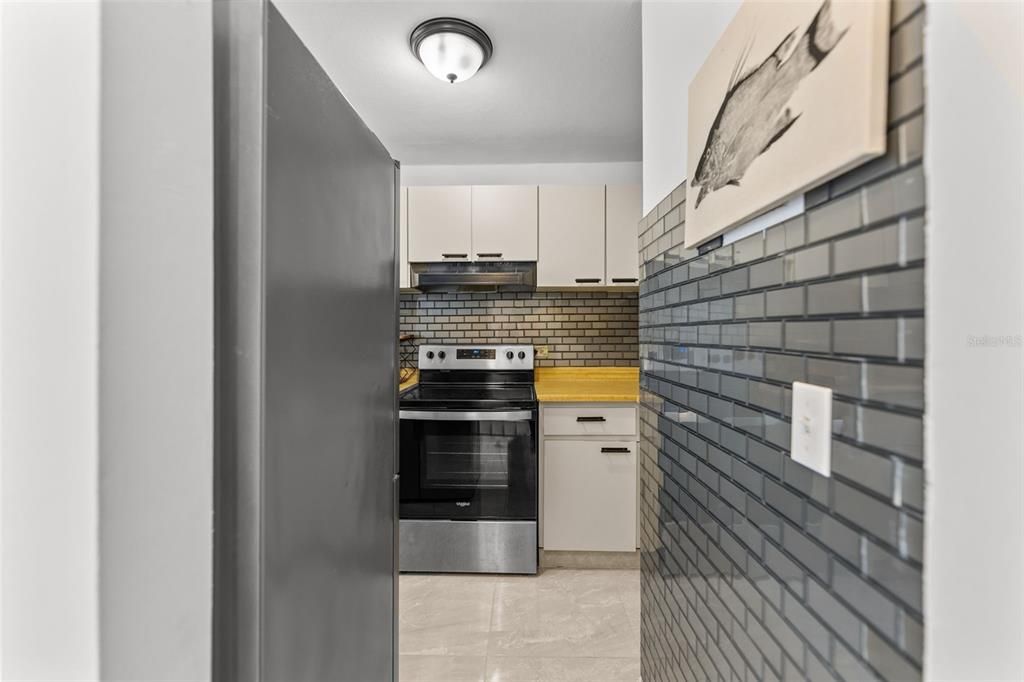 出租: $1,700 (2 贝兹, 1 浴室, 778 平方英尺)