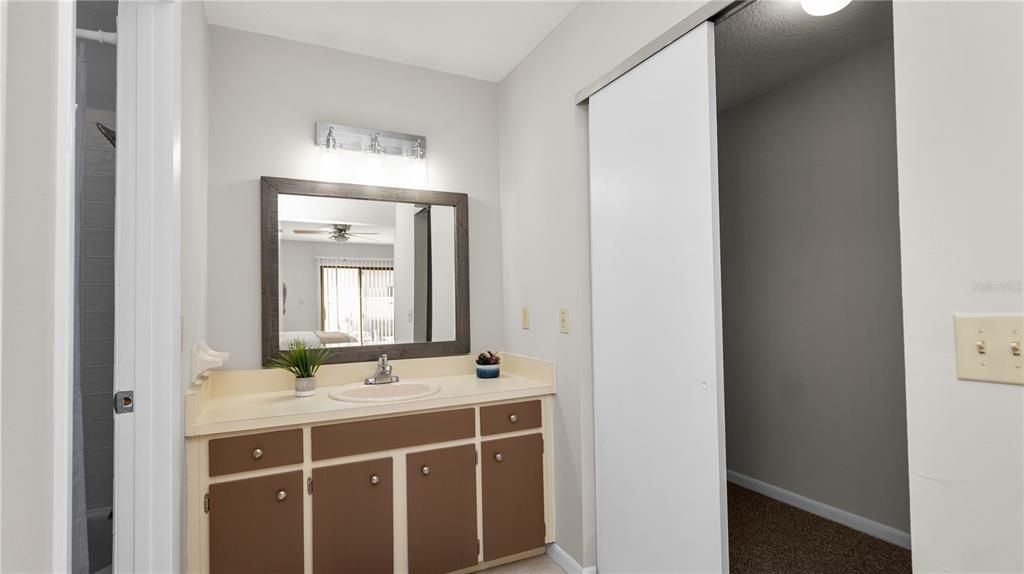 Activo con contrato: $174,000 (2 camas, 2 baños, 1338 Pies cuadrados)