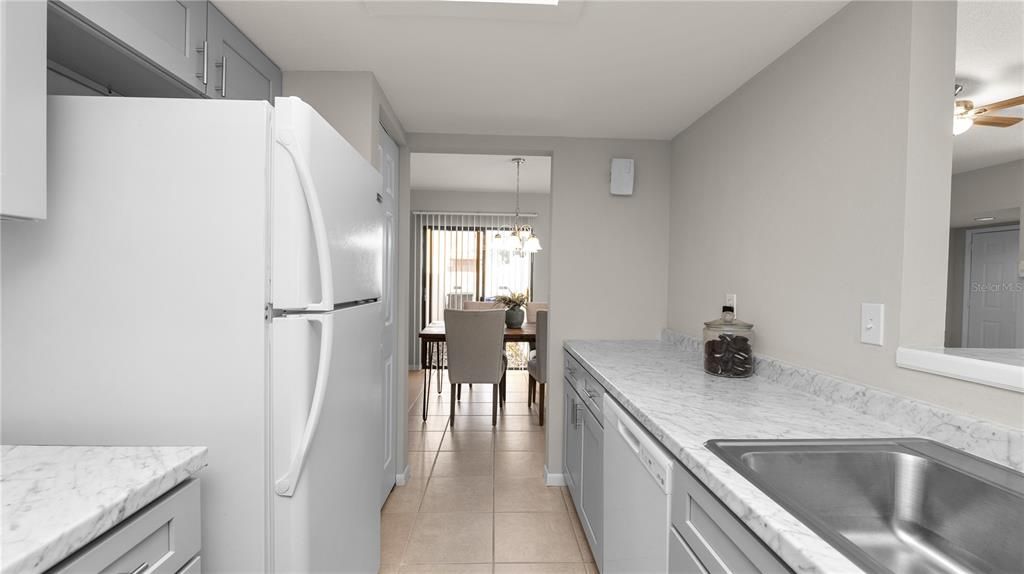 Activo con contrato: $174,000 (2 camas, 2 baños, 1338 Pies cuadrados)