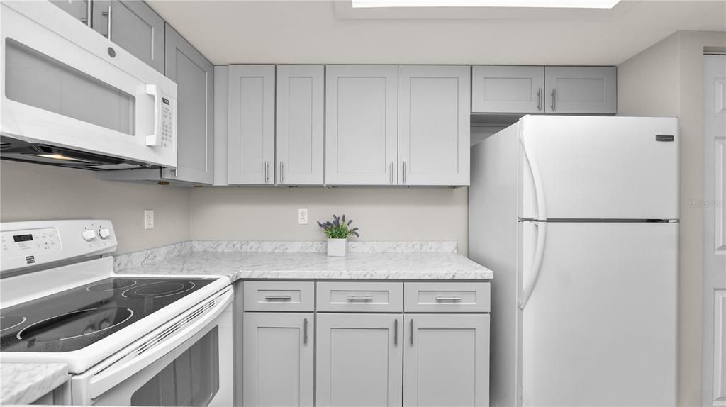 Activo con contrato: $174,000 (2 camas, 2 baños, 1338 Pies cuadrados)
