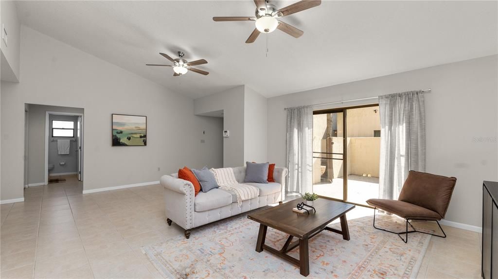 Activo con contrato: $174,000 (2 camas, 2 baños, 1338 Pies cuadrados)