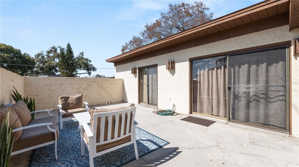 Activo con contrato: $174,000 (2 camas, 2 baños, 1338 Pies cuadrados)