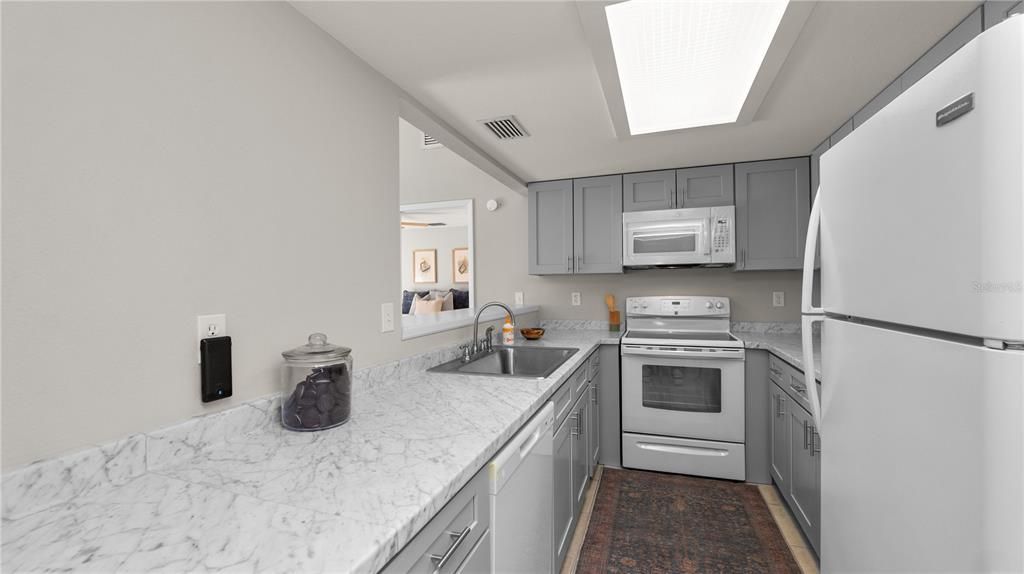 Activo con contrato: $174,000 (2 camas, 2 baños, 1338 Pies cuadrados)