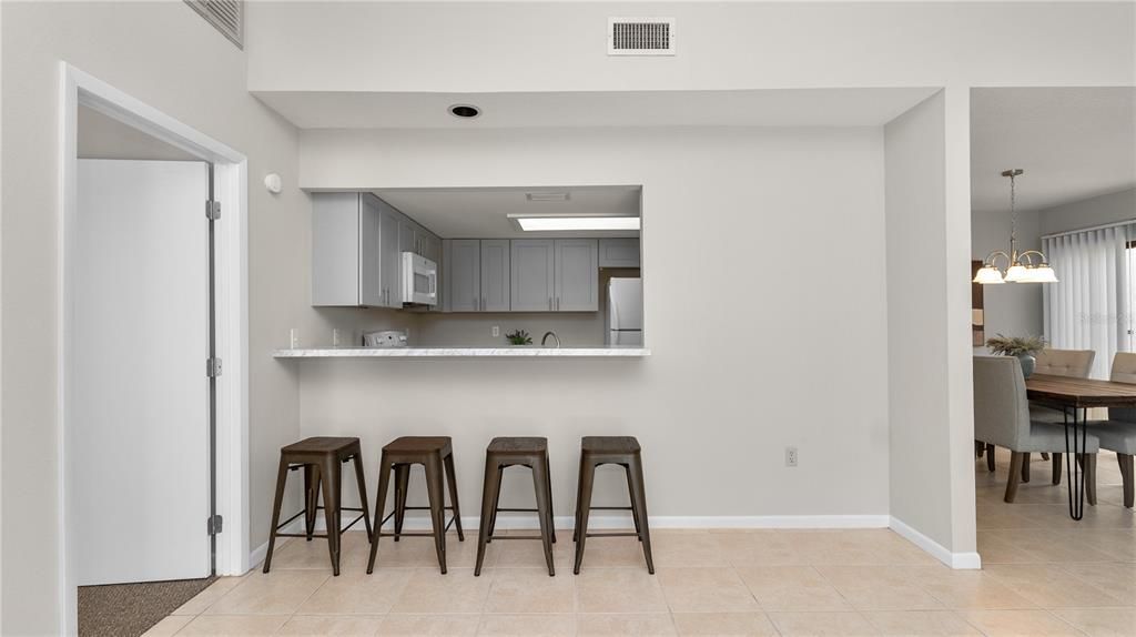 Activo con contrato: $174,000 (2 camas, 2 baños, 1338 Pies cuadrados)