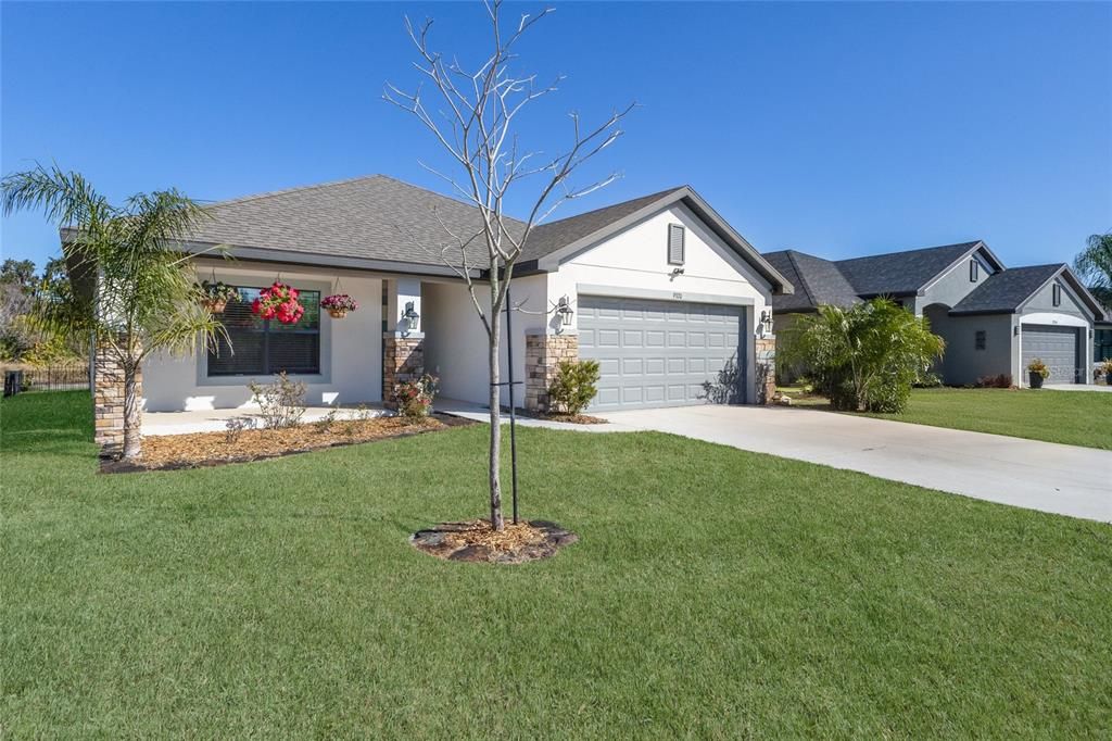 Под контрактом: $400,000 (3 спален, 2 ванн, 1958 Квадратных фут)