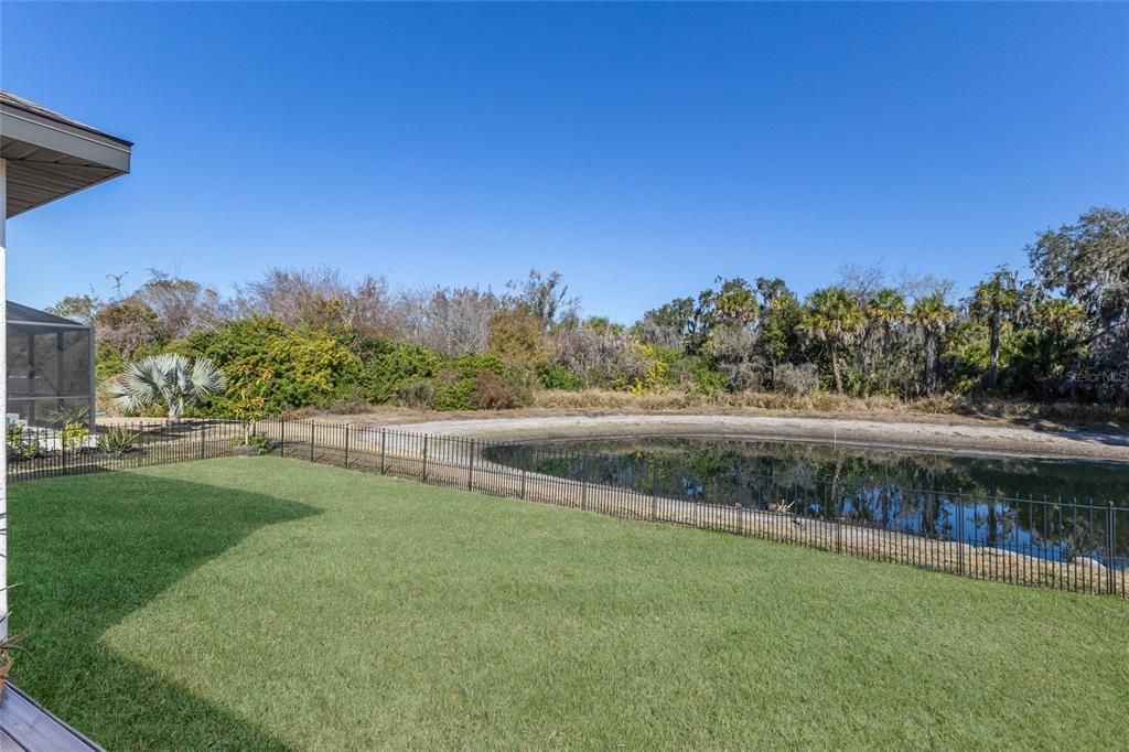 Под контрактом: $400,000 (3 спален, 2 ванн, 1958 Квадратных фут)