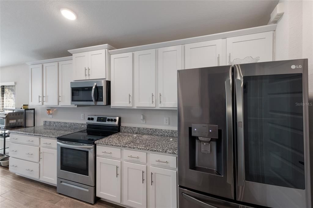 Под контрактом: $400,000 (3 спален, 2 ванн, 1958 Квадратных фут)