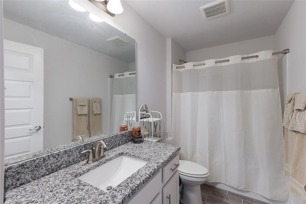 Под контрактом: $400,000 (3 спален, 2 ванн, 1958 Квадратных фут)