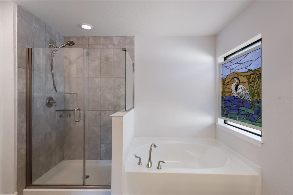 Под контрактом: $400,000 (3 спален, 2 ванн, 1958 Квадратных фут)