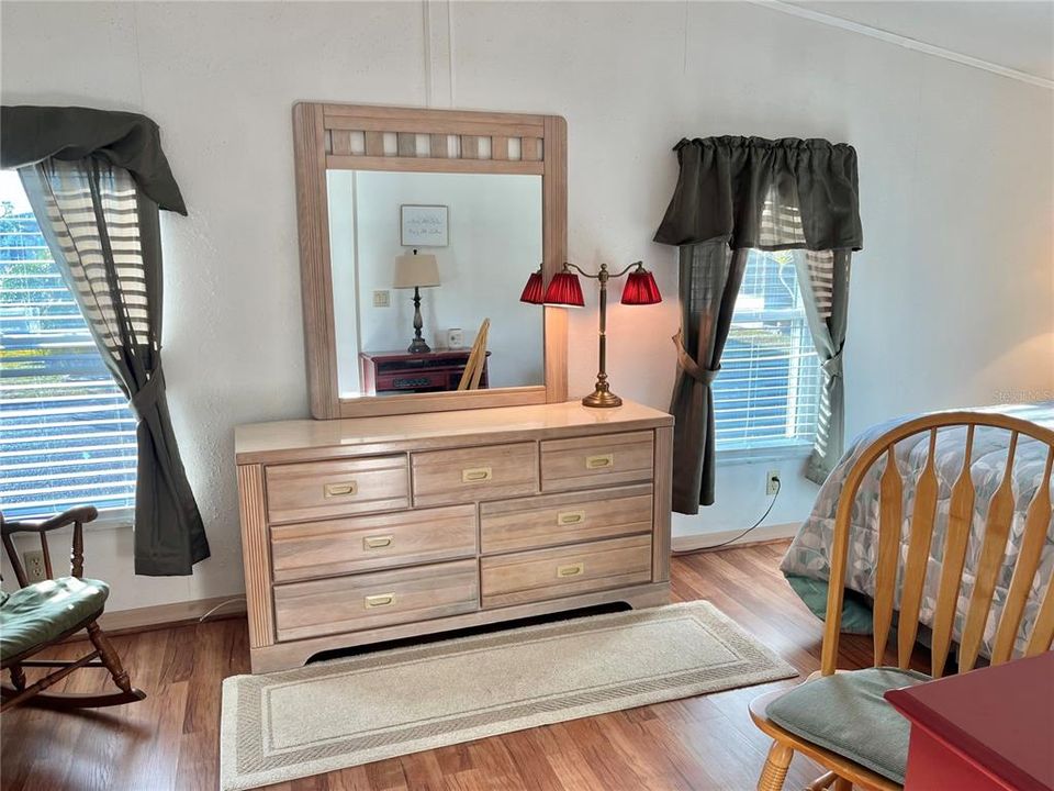 For Sale: $175,000 (2 beds, 2 baths, 971 Square Feet)
