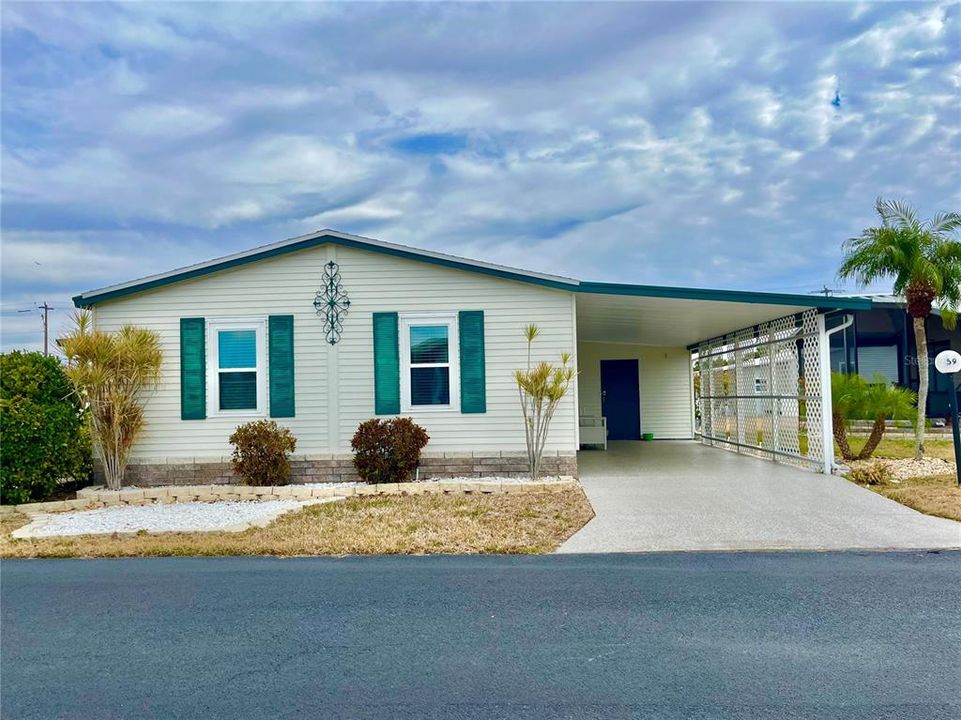 For Sale: $175,000 (2 beds, 2 baths, 971 Square Feet)