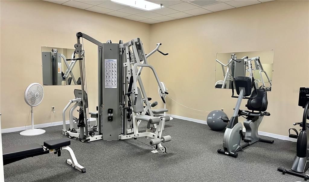 For Sale: $175,000 (2 beds, 2 baths, 971 Square Feet)