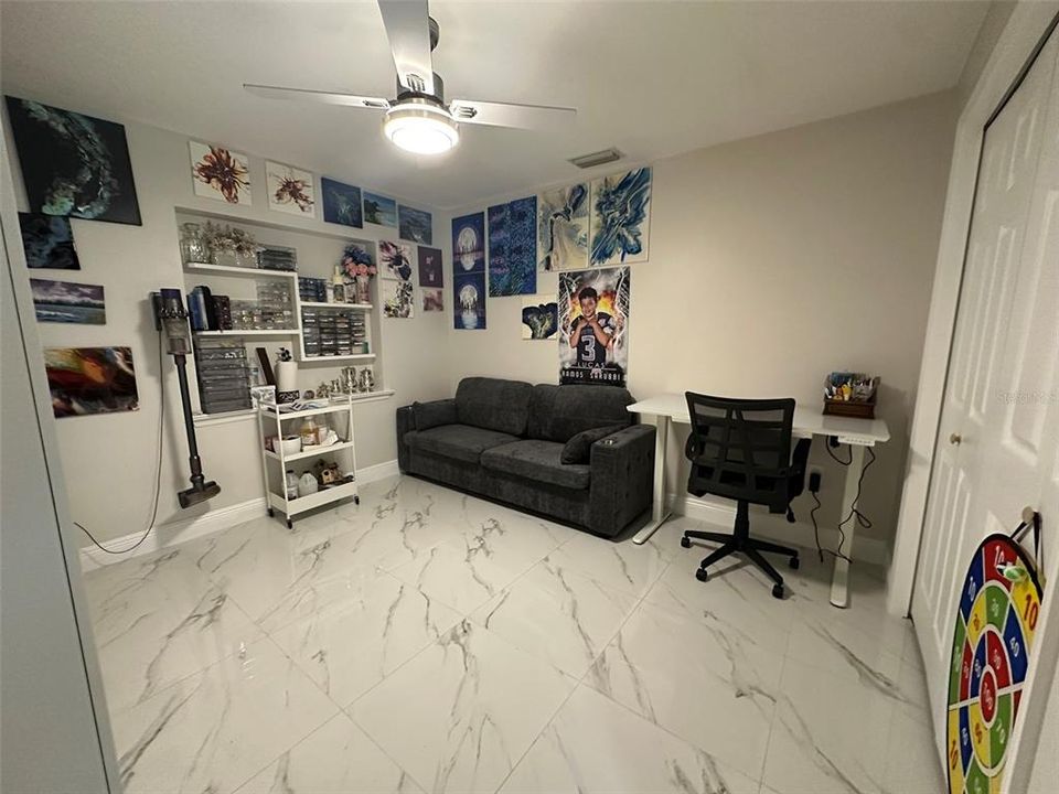 En Venta: $790,000 (3 camas, 2 baños, 2433 Pies cuadrados)