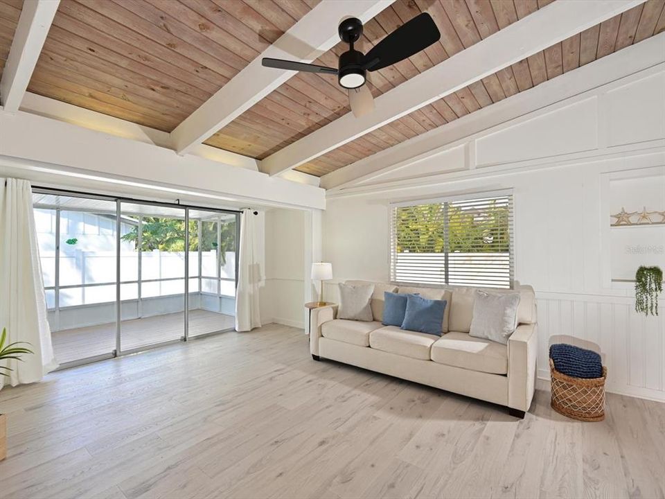 For Sale: $1,325,000 (3 beds, 2 baths, 1218 Square Feet)