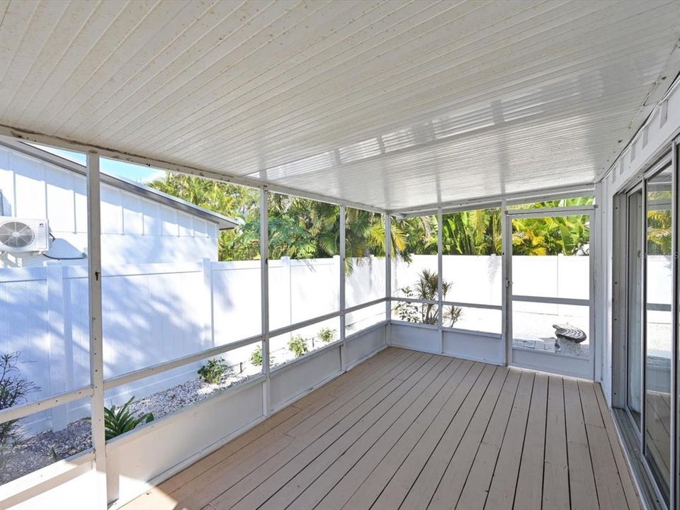 For Sale: $1,325,000 (3 beds, 2 baths, 1218 Square Feet)