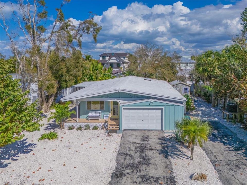 For Sale: $1,325,000 (3 beds, 2 baths, 1218 Square Feet)
