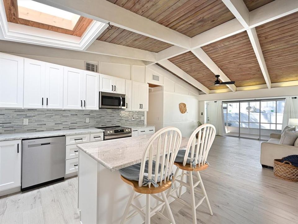 For Sale: $1,325,000 (3 beds, 2 baths, 1218 Square Feet)
